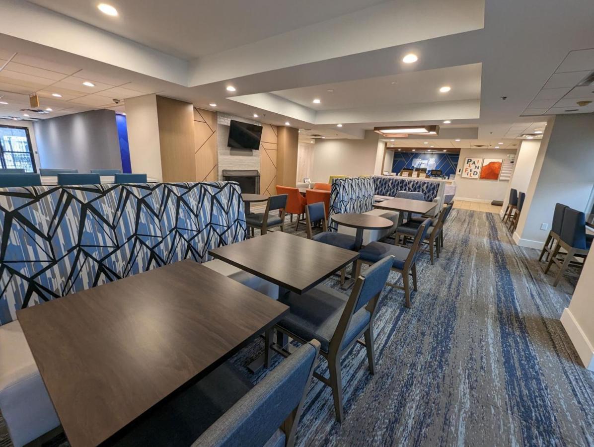 Holiday Inn Express Indianapolis Airport By Ihg Plainfield Dış mekan fotoğraf